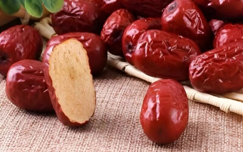 Táo đỏ có tác dụng gì? Ăn nhiều táo đỏ có tốt không?