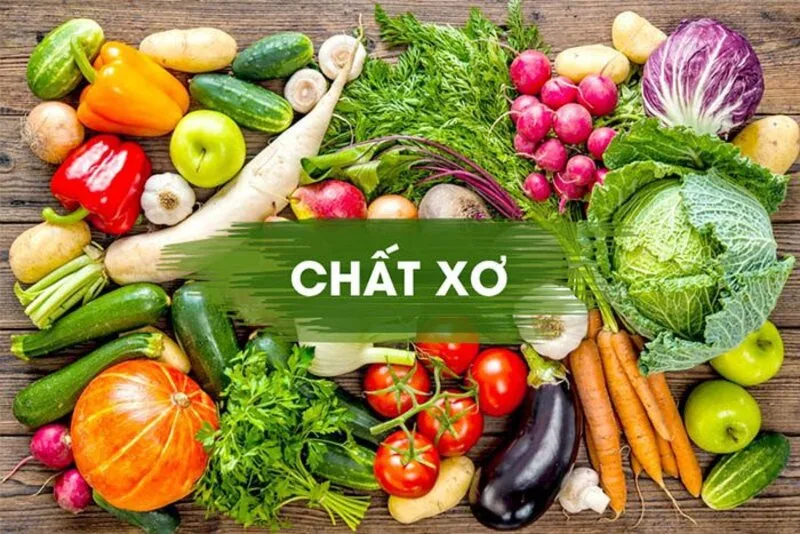 Rau xanh và trái cây giúp bổ sung chất xơ, vitamin và hỗ trợ thói quen ăn uống lành mạnh.